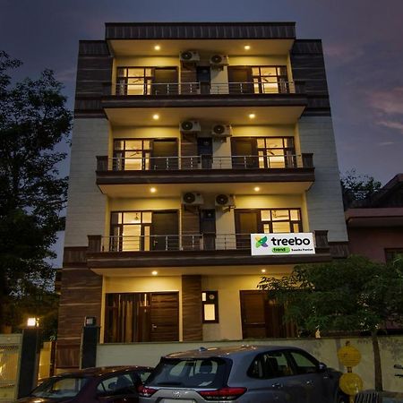 Treebo Swastika Premium Hotel Noida Exterior photo