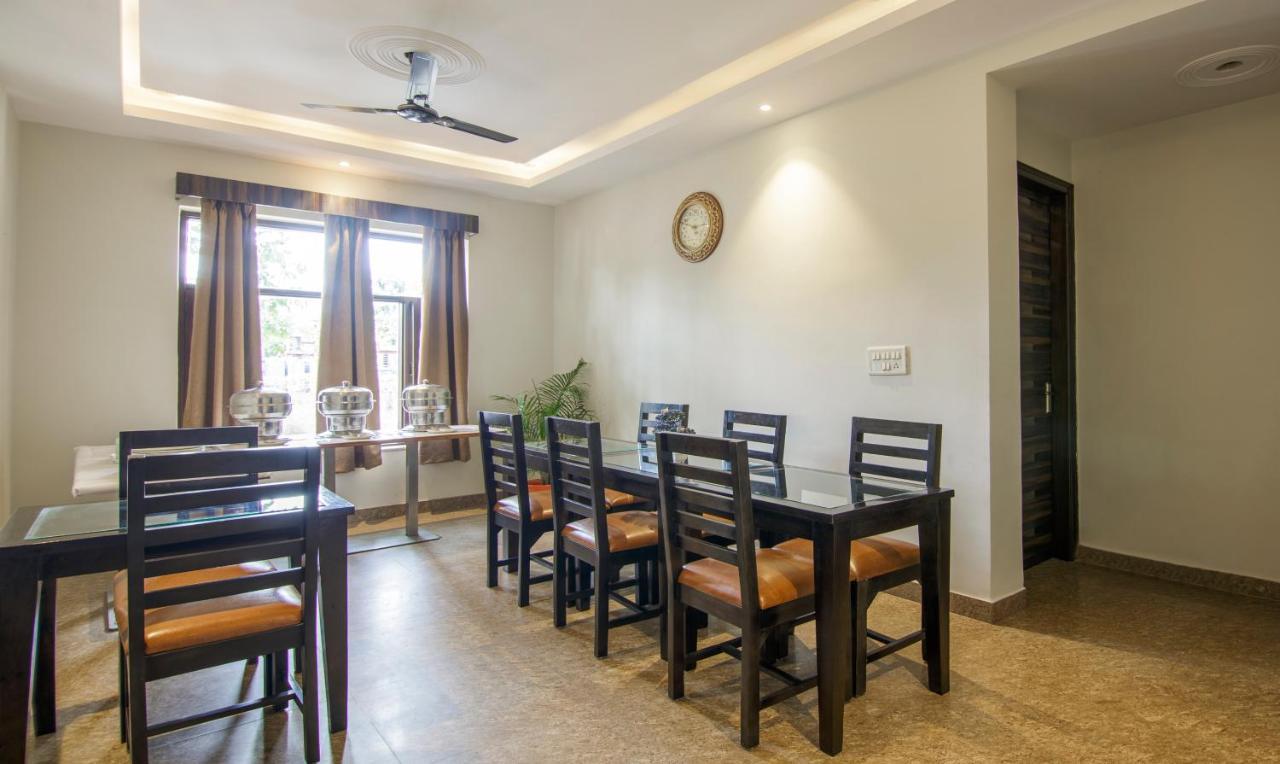 Treebo Swastika Premium Hotel Noida Exterior photo