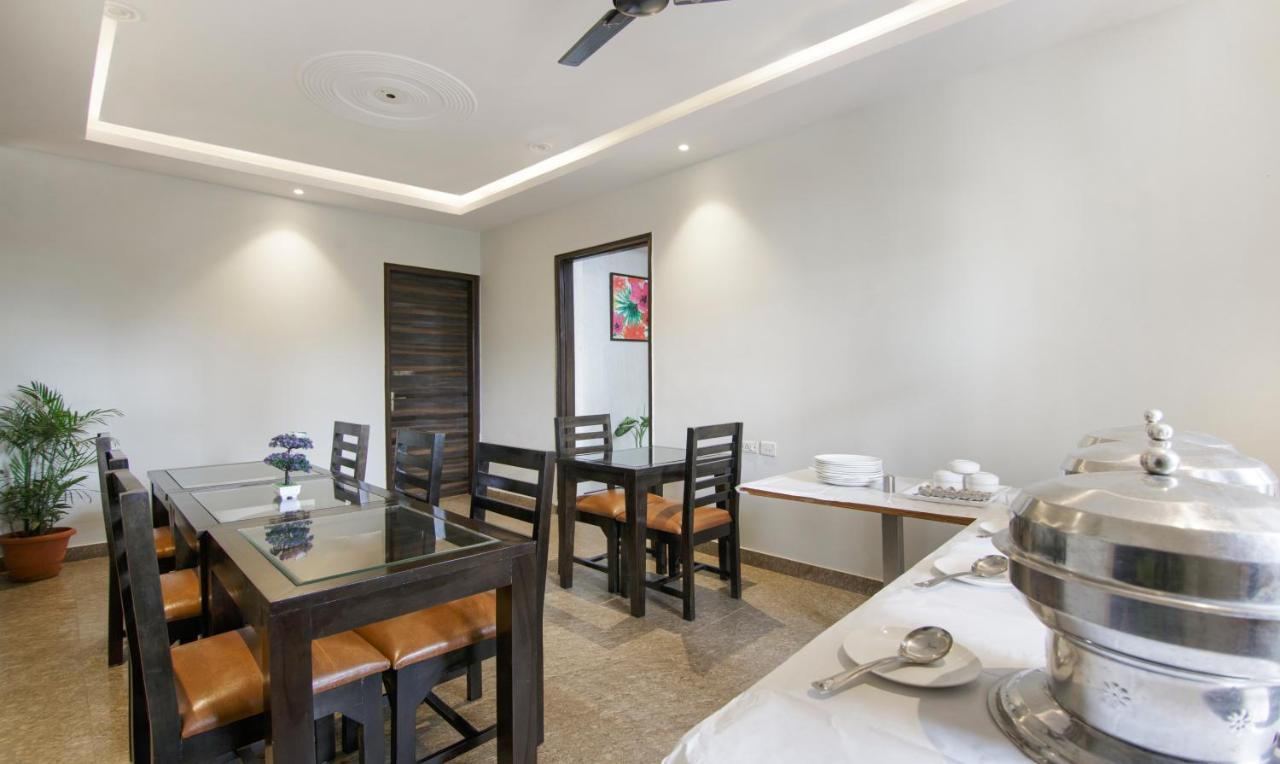 Treebo Swastika Premium Hotel Noida Exterior photo