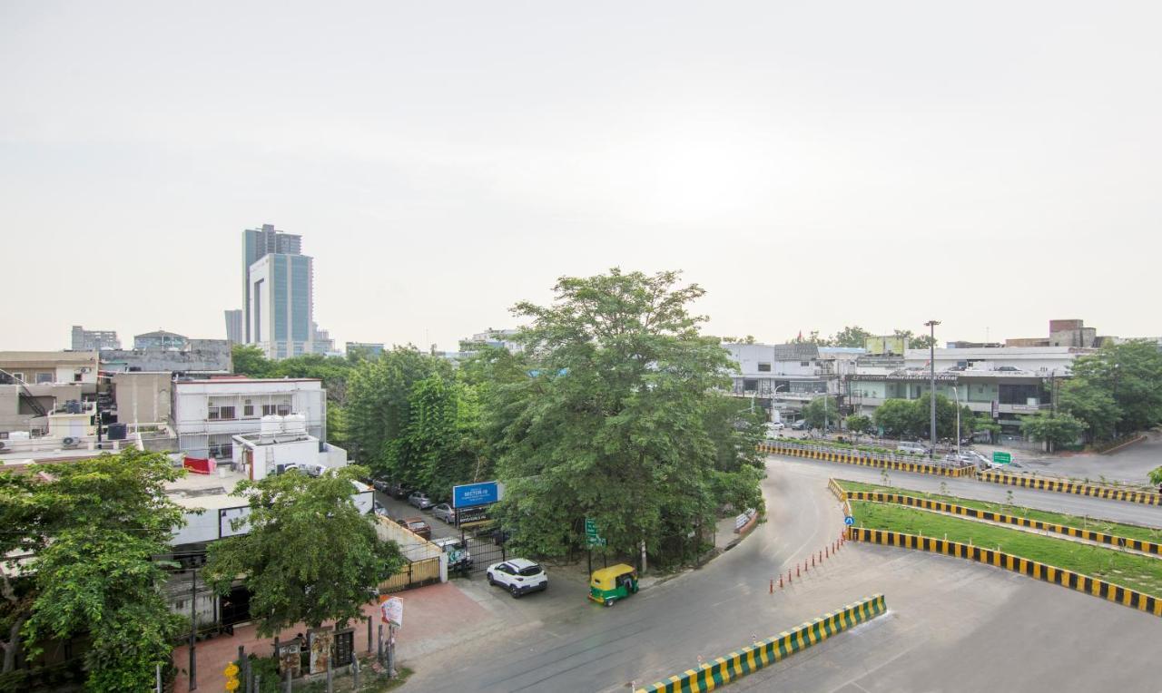 Treebo Swastika Premium Hotel Noida Exterior photo